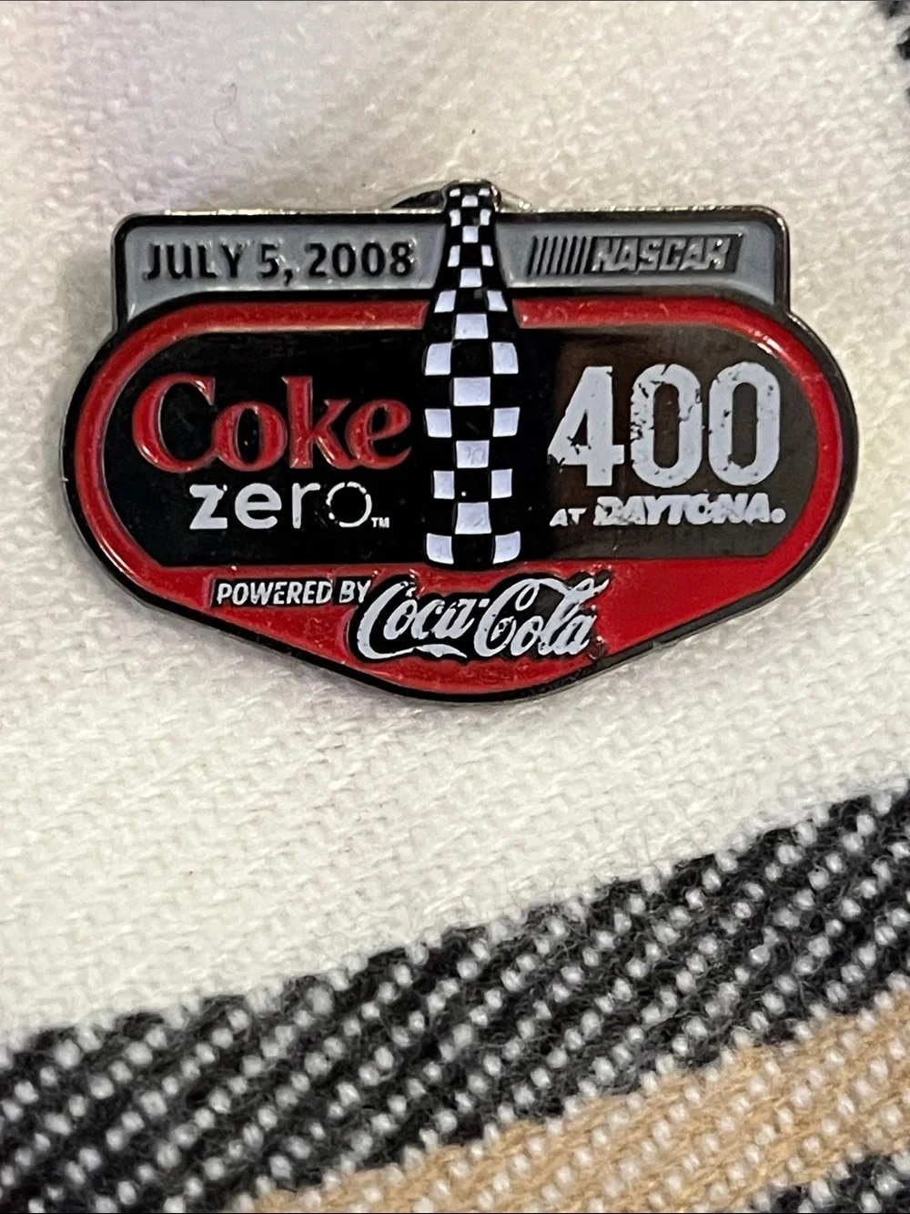 2008 Nascar Coke Zero 400 Red Black White Enamel Pin